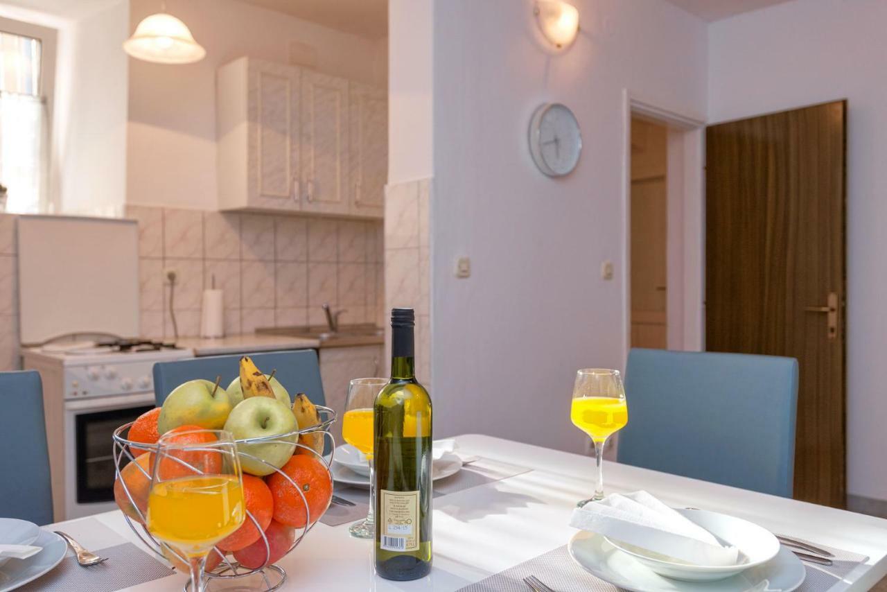 Apartment Mediteran Stari Grad  Esterno foto